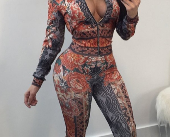 Two piece - Picture 1 of 3